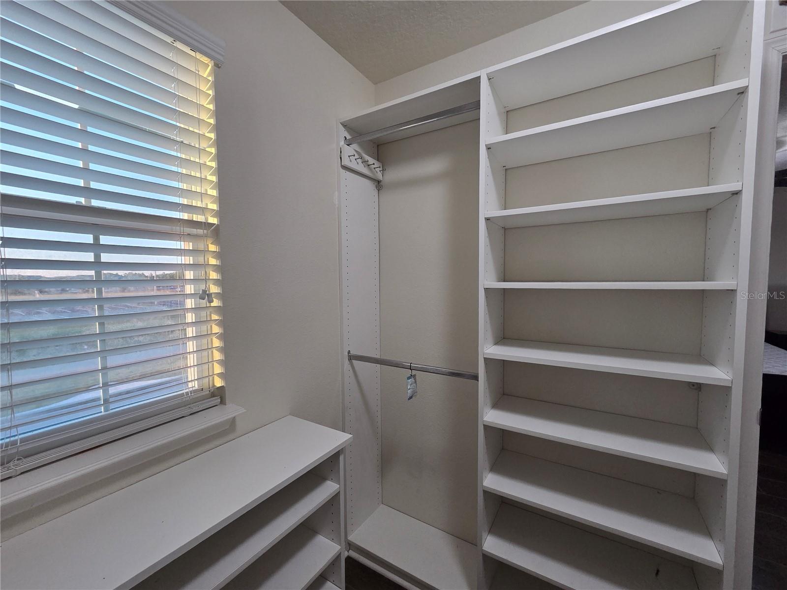 Image 37 of 61 For 11842 Silverlake Park Drive