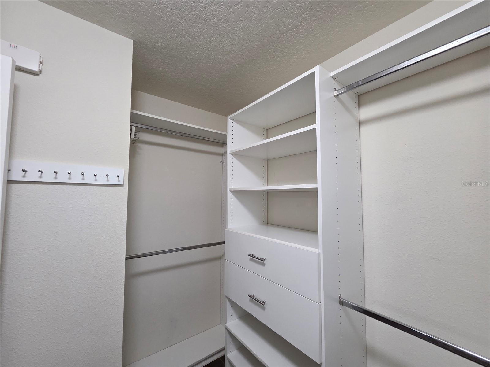 Image 38 of 61 For 11842 Silverlake Park Drive