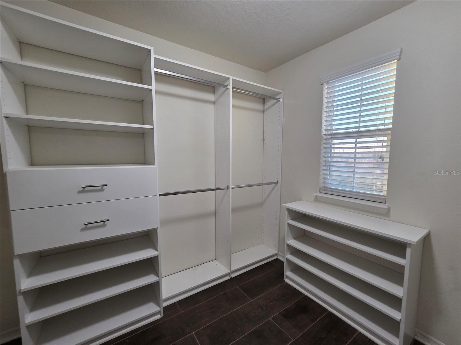 Image 39 of 61 For 11842 Silverlake Park Drive