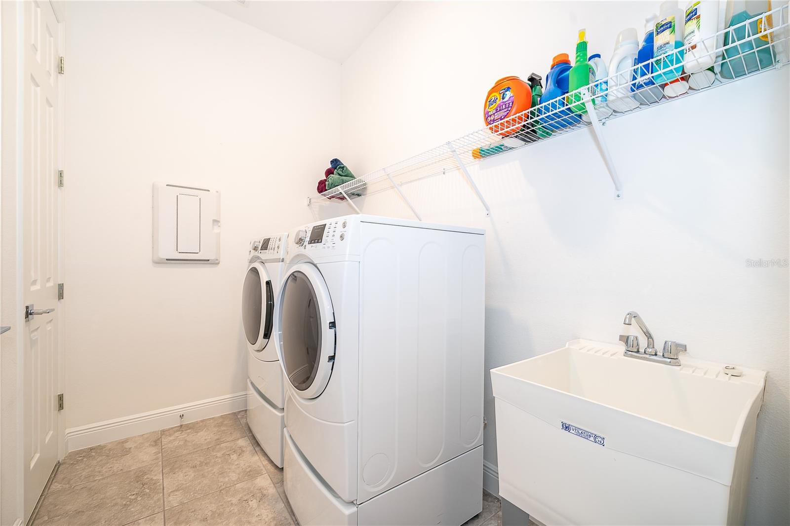 Image 18 of 43 For 7916 Hanson Bay Place