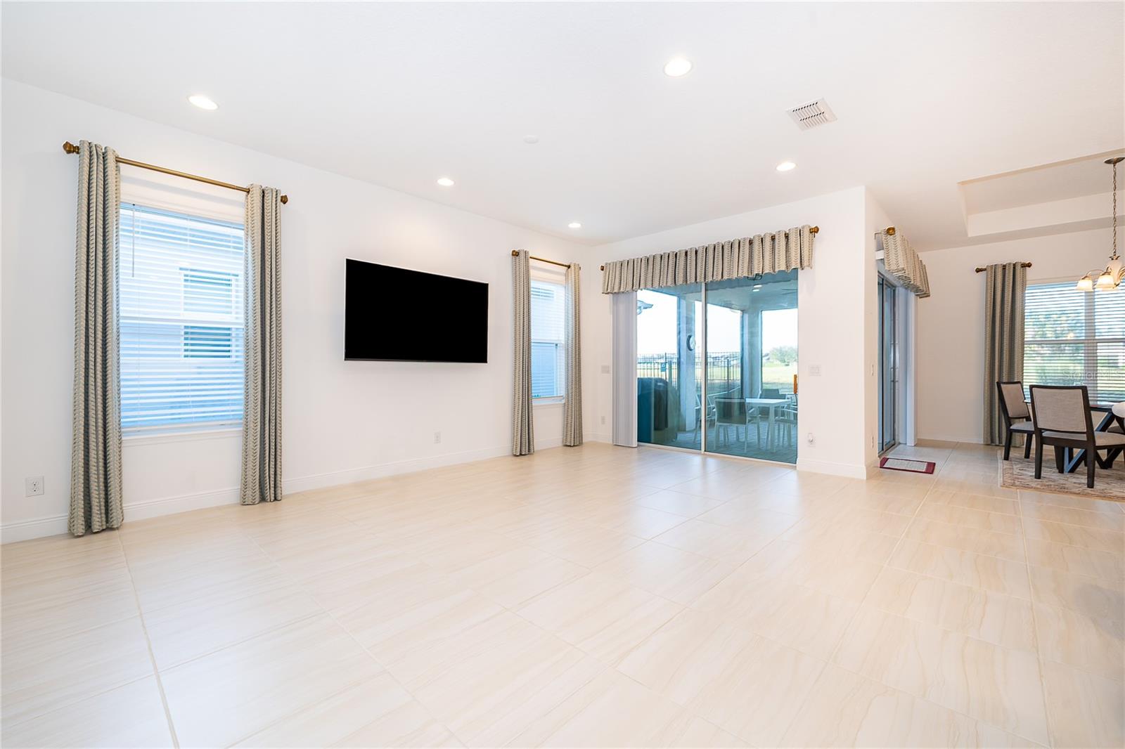 Image 25 of 43 For 7916 Hanson Bay Place