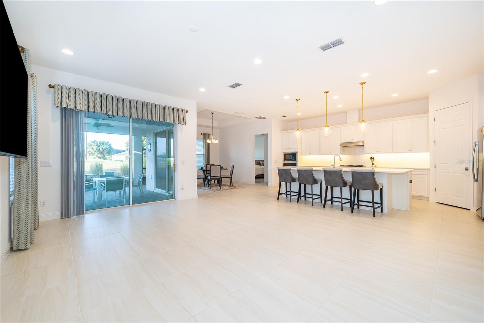 Image 26 of 43 For 7916 Hanson Bay Place