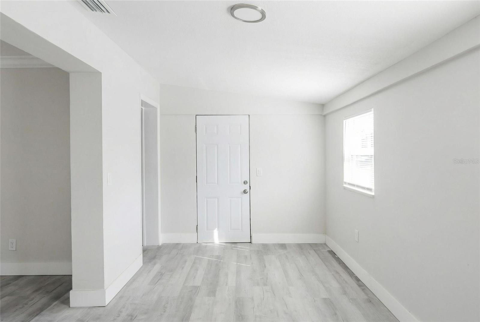 Image 13 of 18 For 208 Bonner Avenue