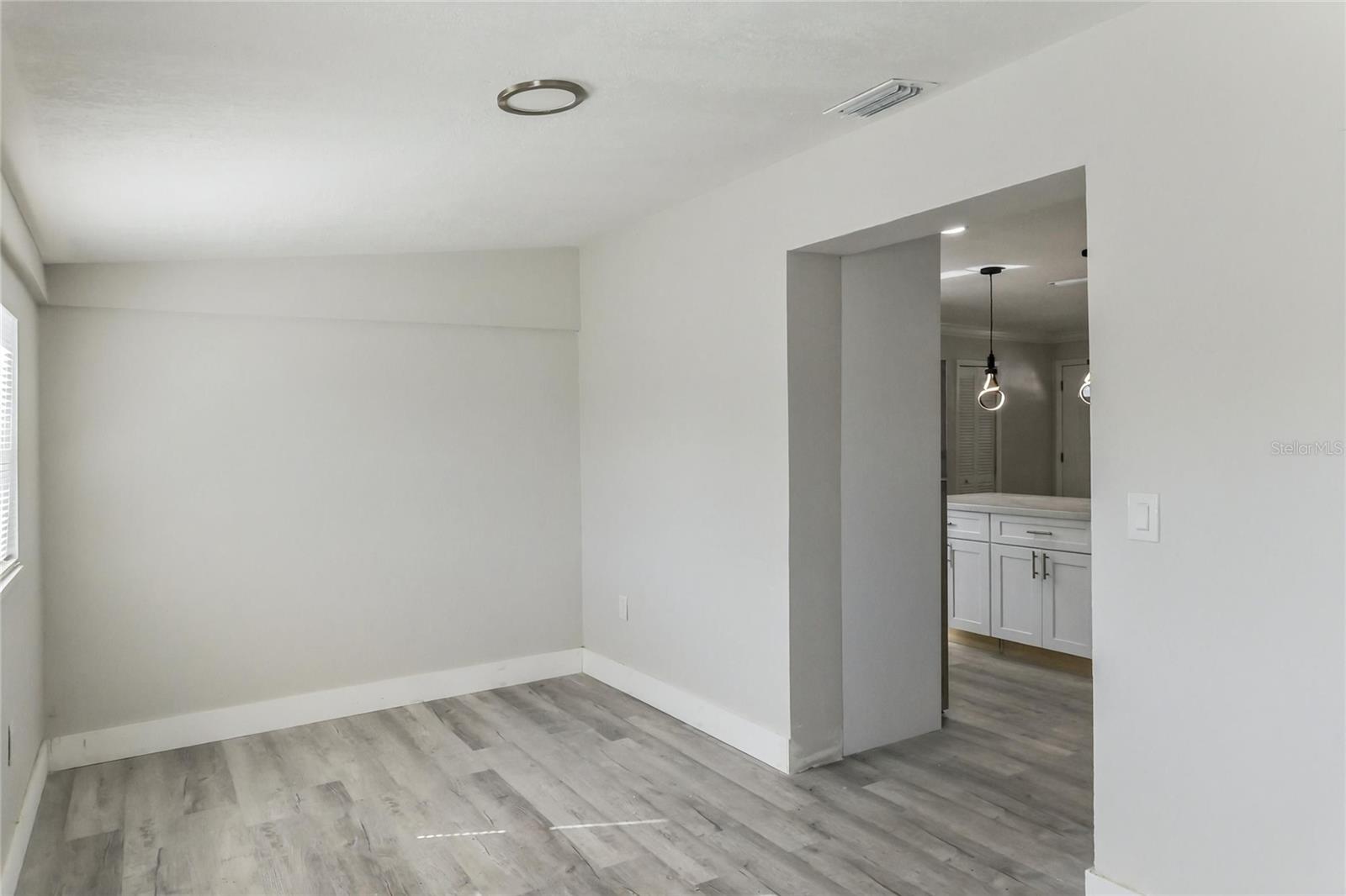 Image 14 of 18 For 208 Bonner Avenue