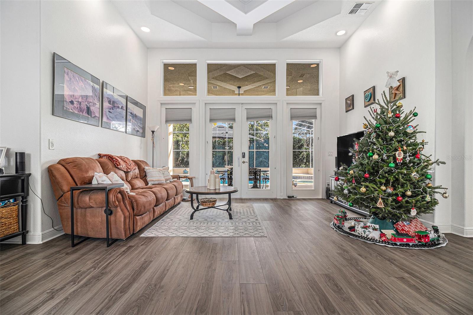 Image 11 of 49 For 9537 Castleford Point