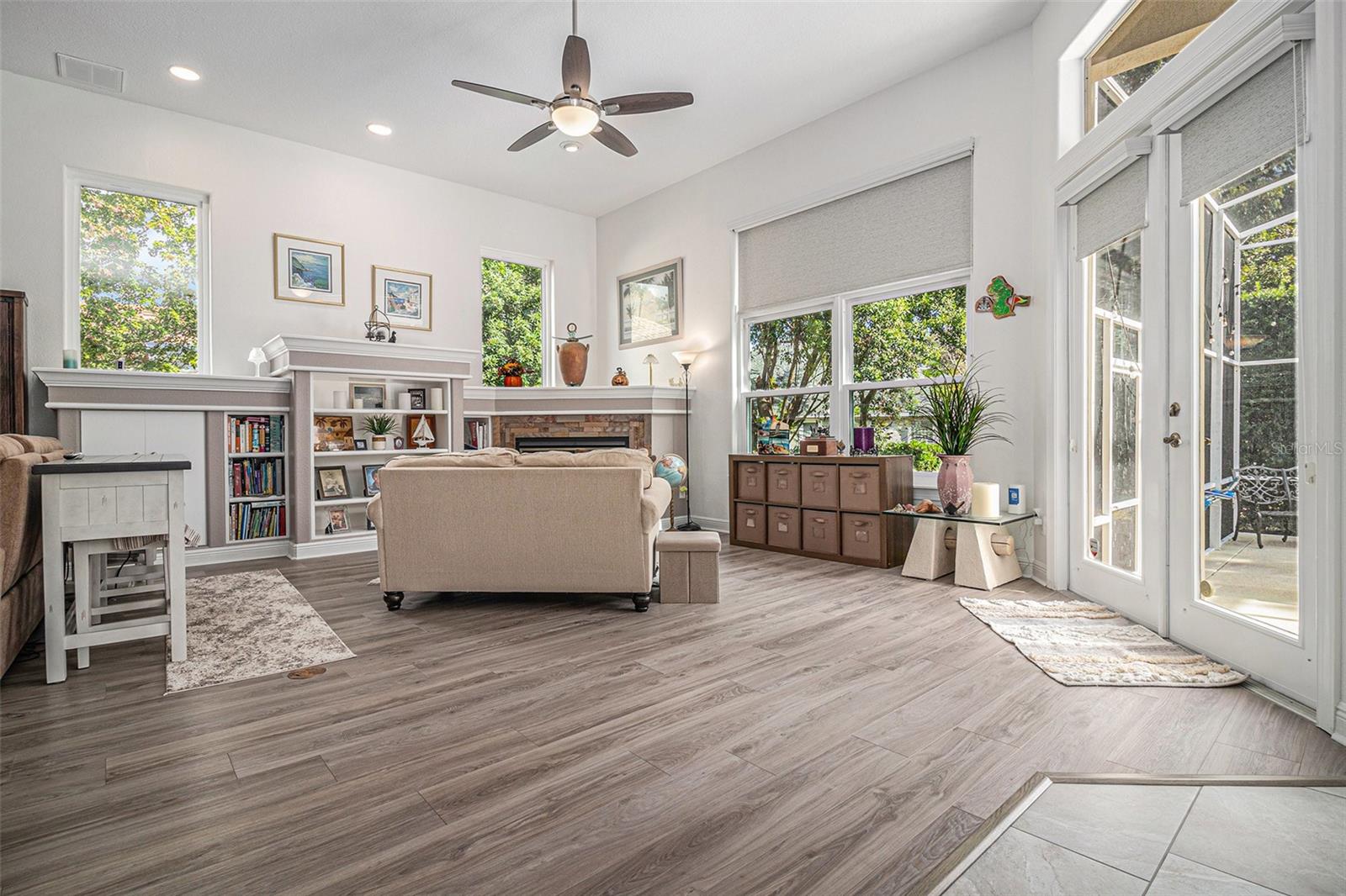 Image 15 of 49 For 9537 Castleford Point