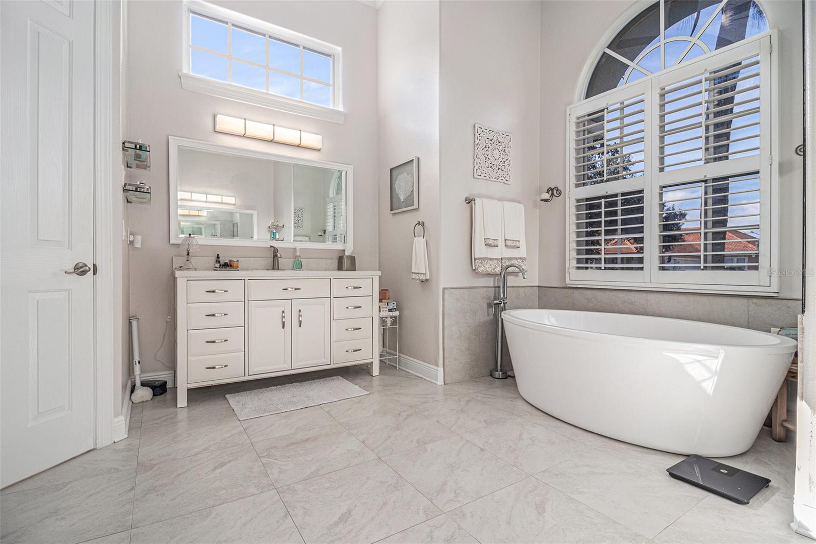 Image 20 of 49 For 9537 Castleford Point