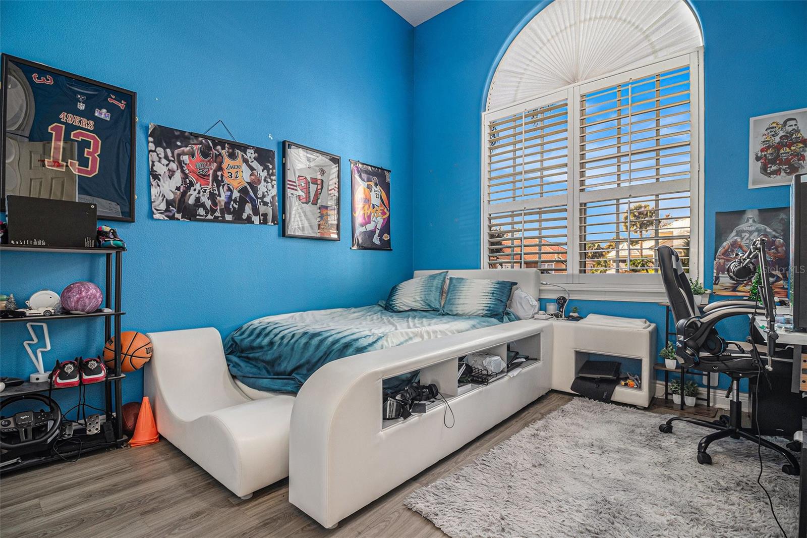 Image 27 of 49 For 9537 Castleford Point