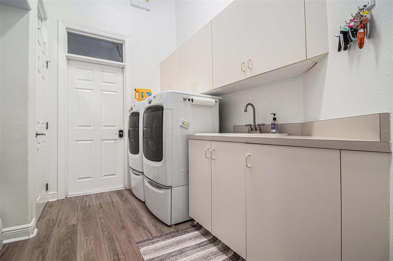 Image 30 of 49 For 9537 Castleford Point