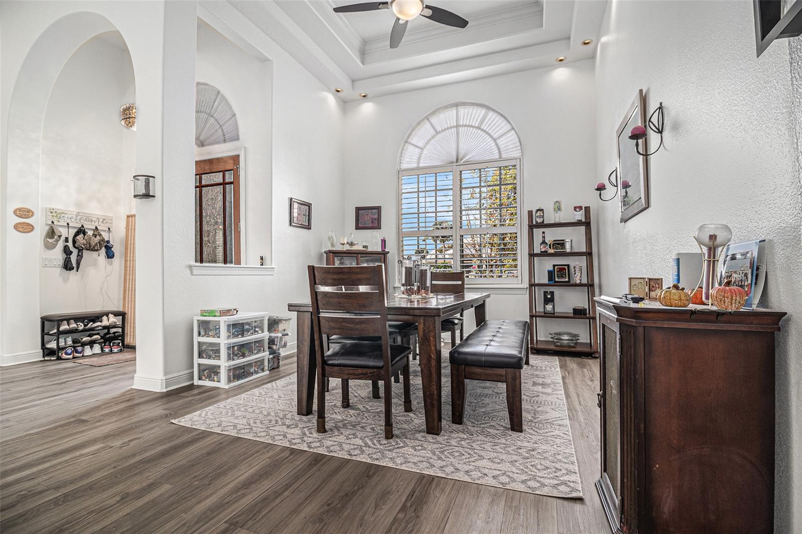 Image 9 of 49 For 9537 Castleford Point