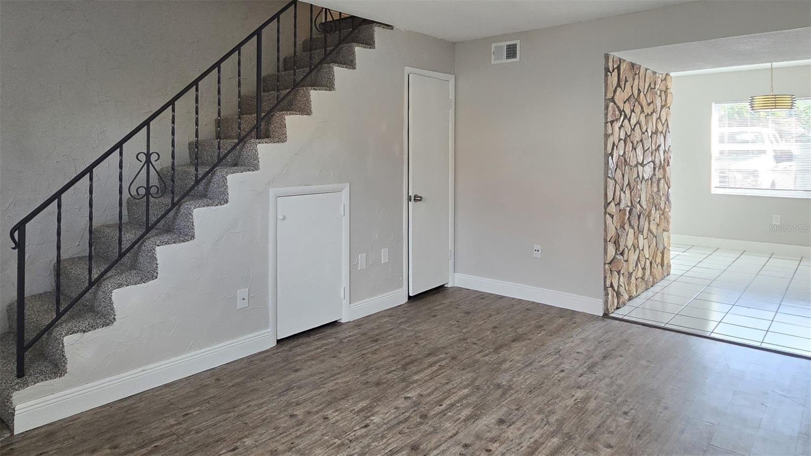 Image 10 of 21 For 50 Needle Boulevard 6