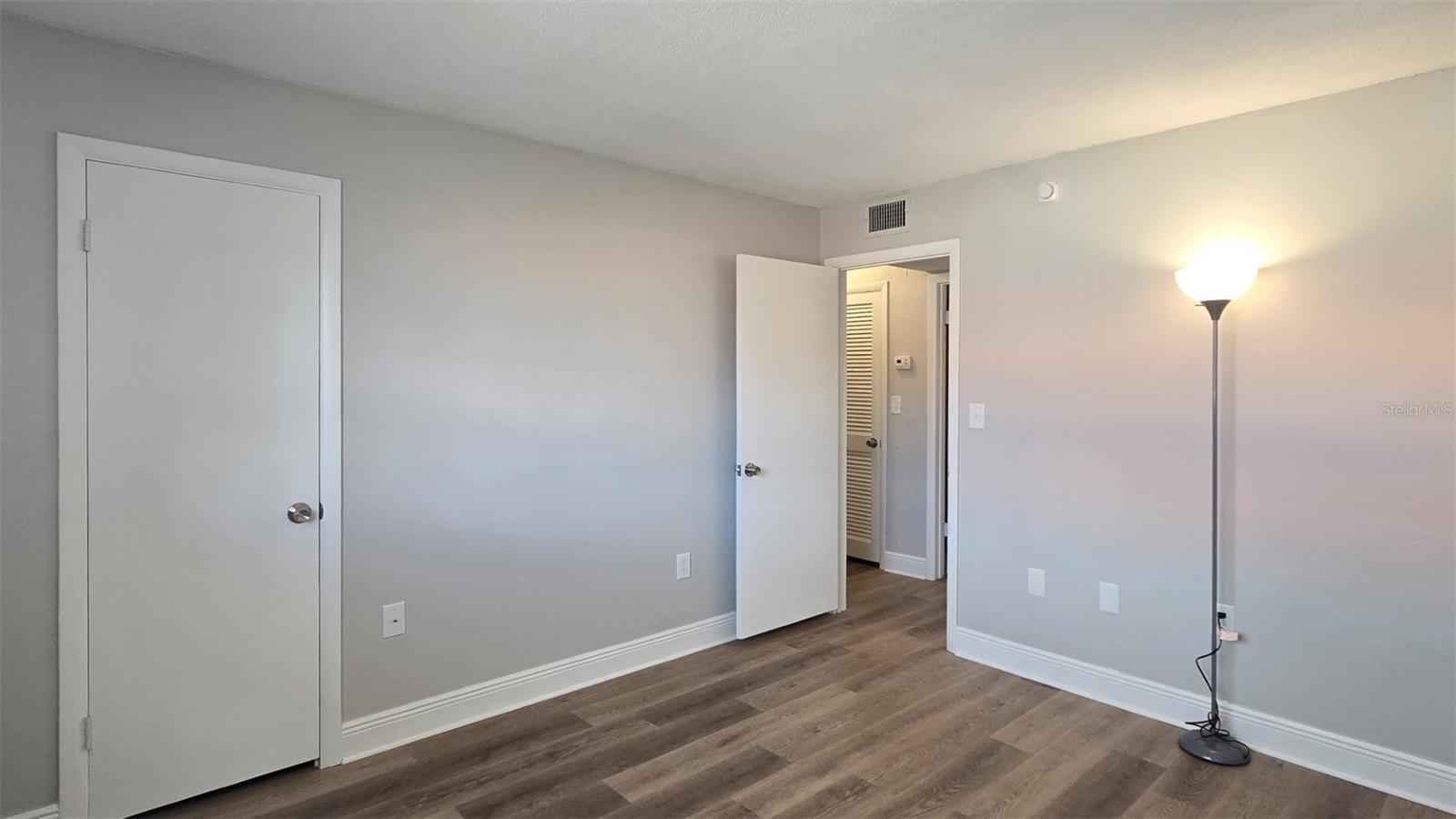 Image 13 of 21 For 50 Needle Boulevard 6