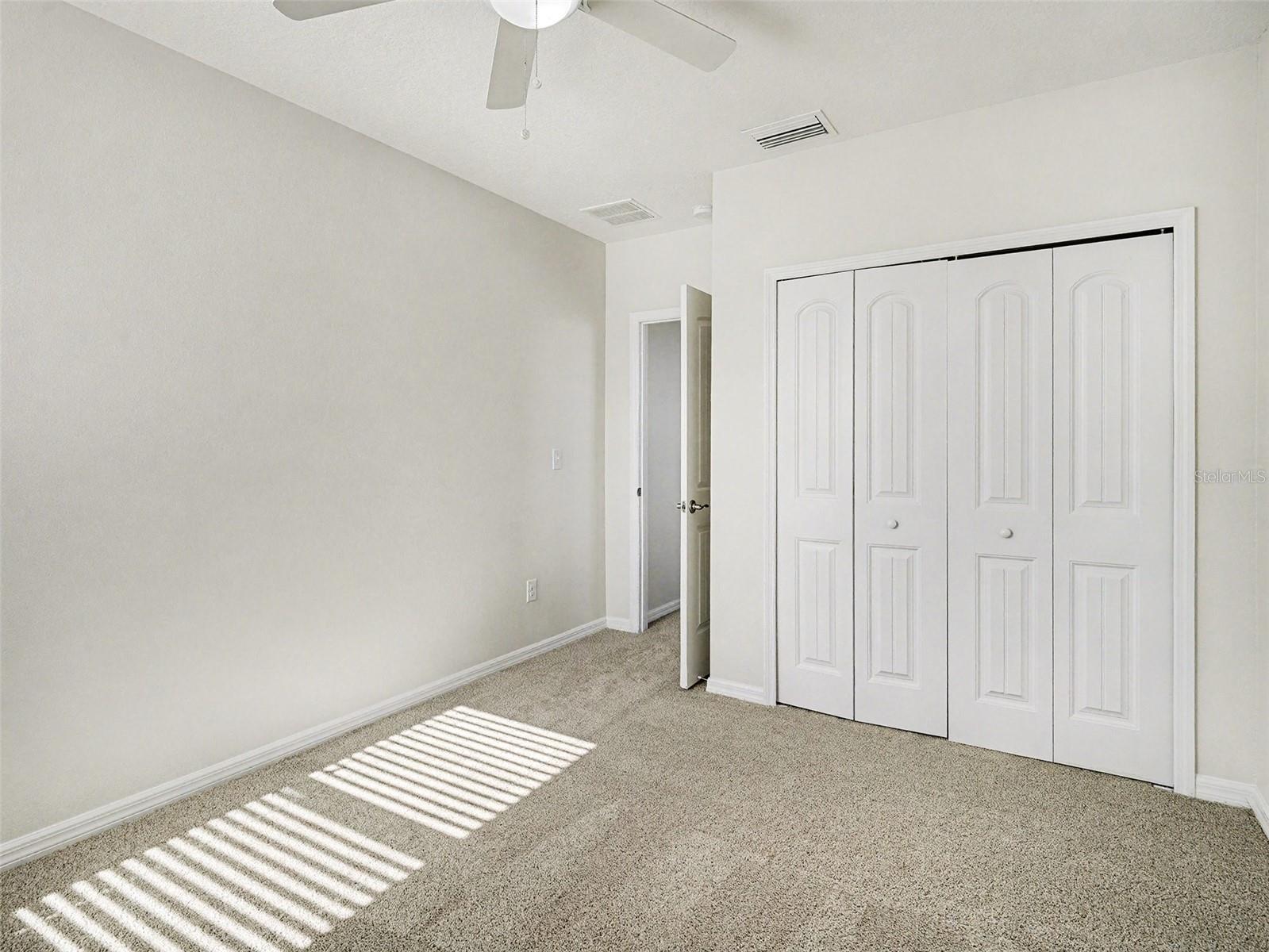 Image 17 of 27 For 451 Bahama Grande Boulevard