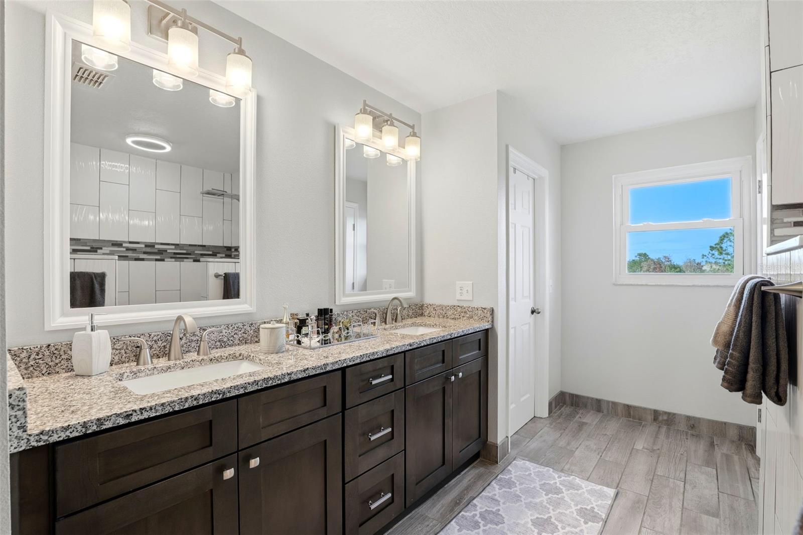 Image 35 of 71 For 825 Belhaven Drive