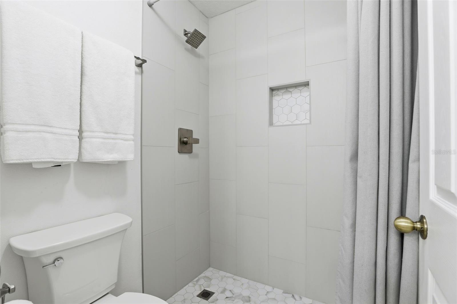 Image 40 of 71 For 825 Belhaven Drive