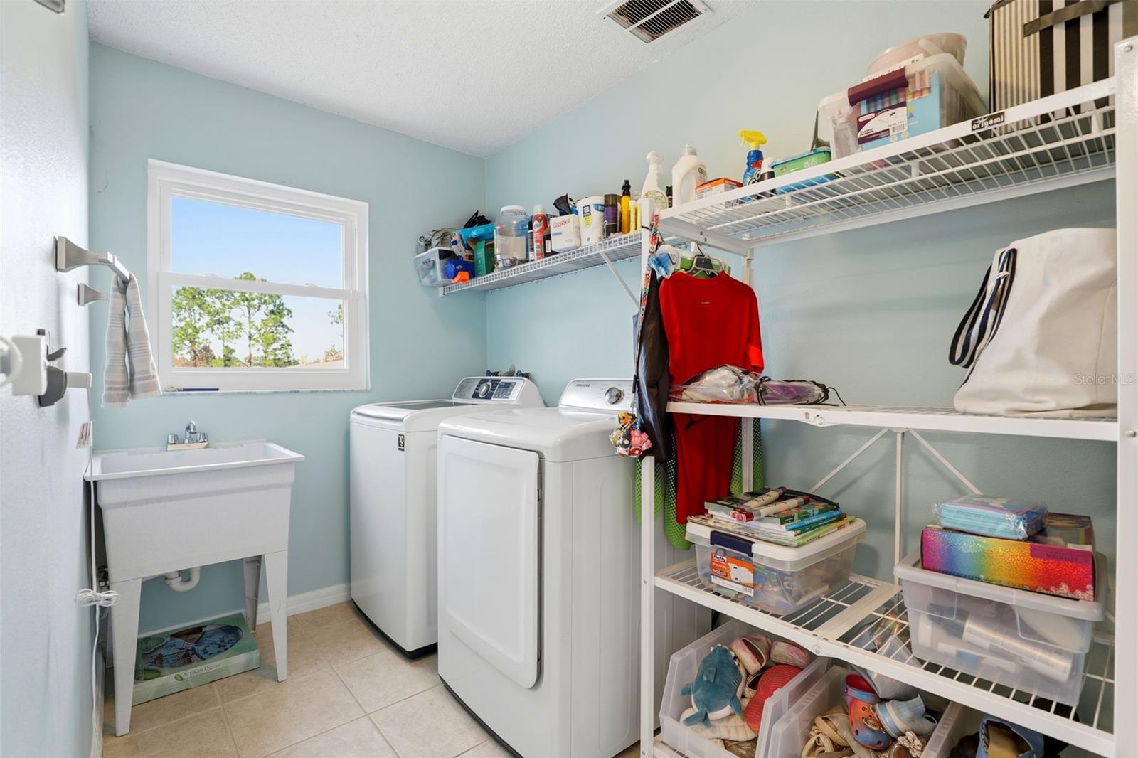 Image 44 of 71 For 825 Belhaven Drive