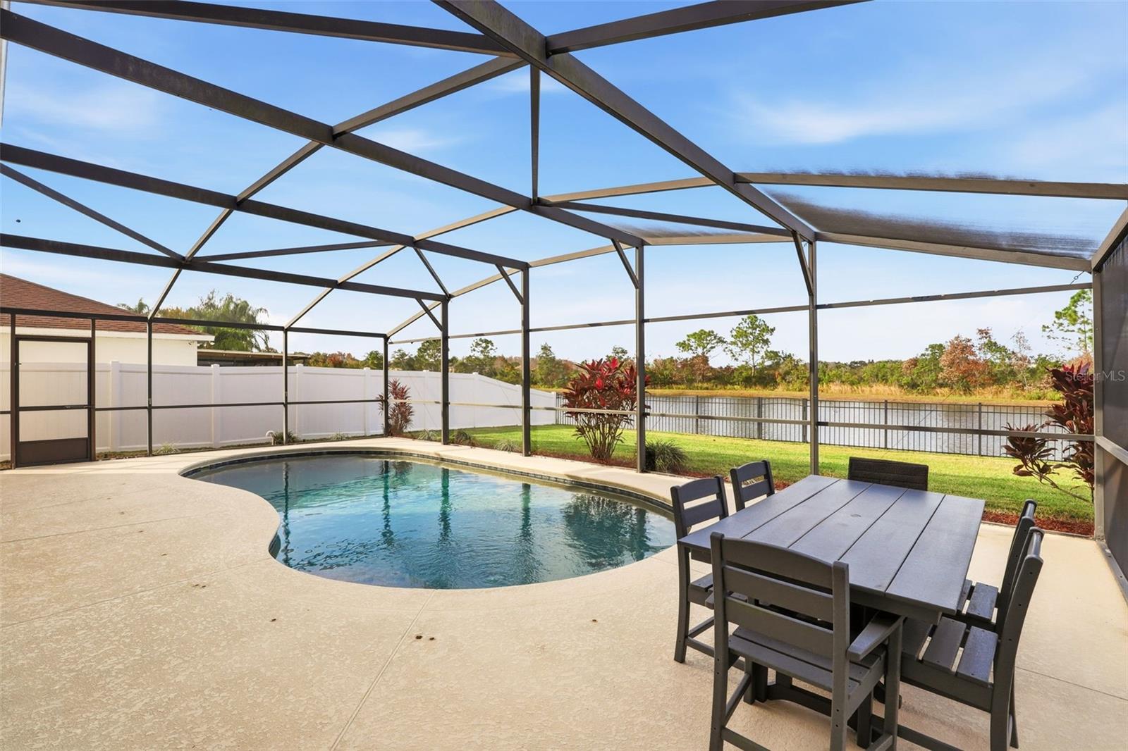 Image 46 of 71 For 825 Belhaven Drive