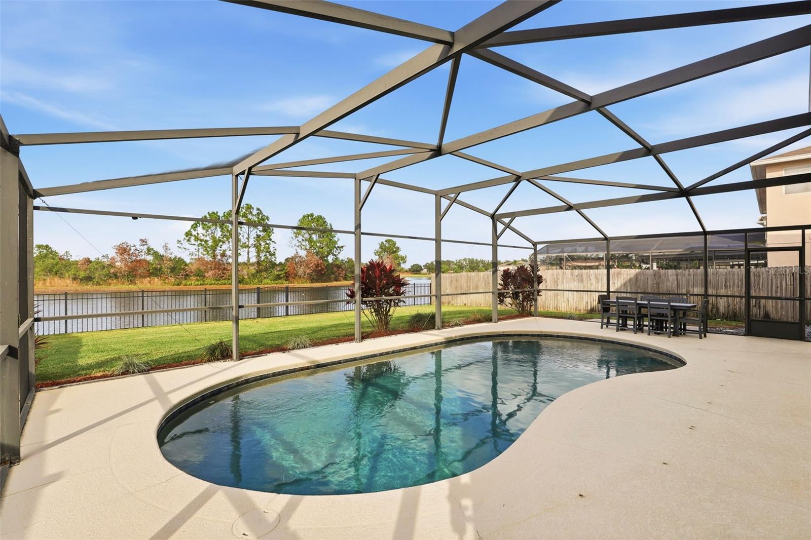 Image 48 of 71 For 825 Belhaven Drive