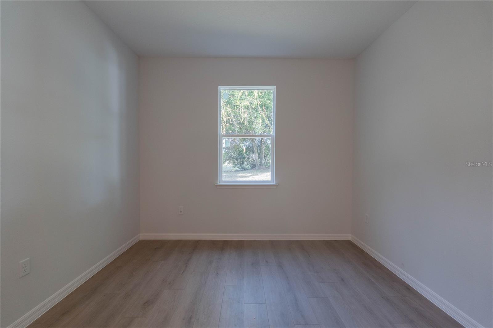 Image 10 of 33 For 903 New Hampshire Avenue