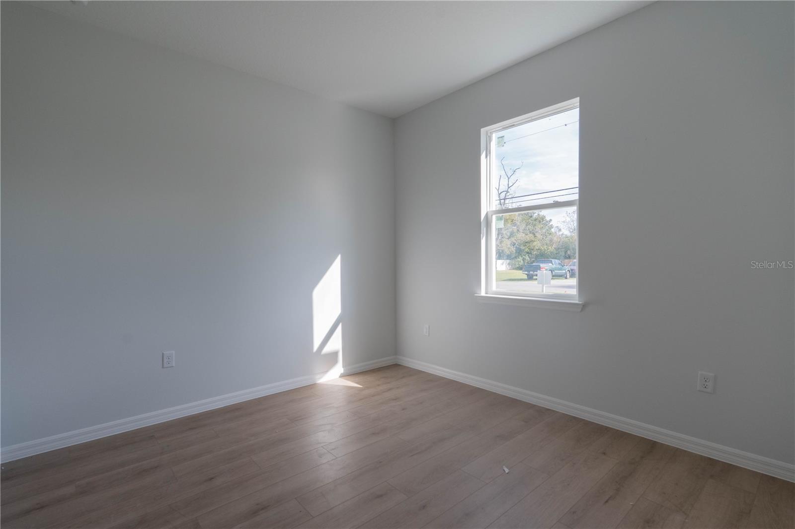 Image 28 of 33 For 903 New Hampshire Avenue