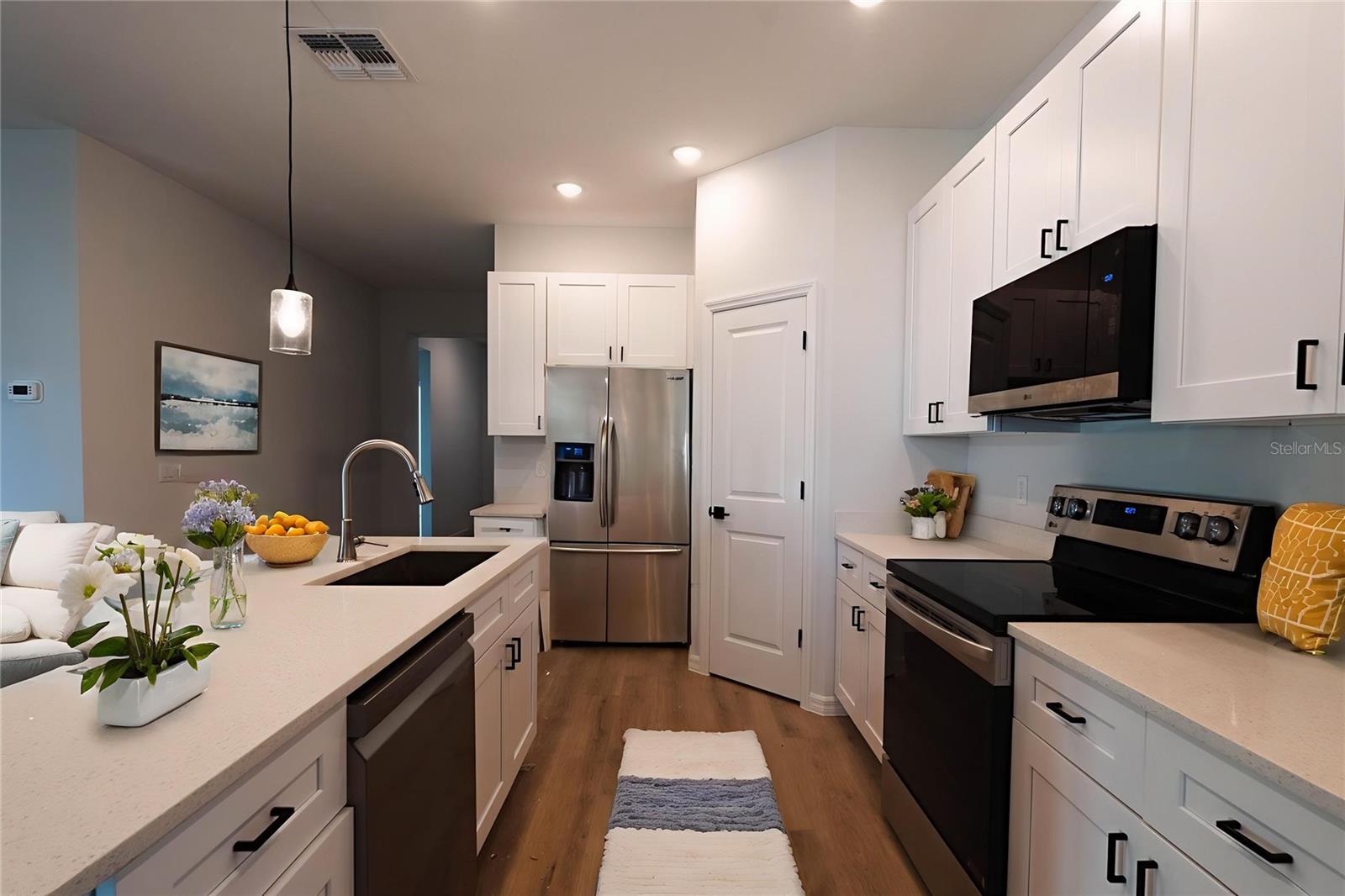 Image 7 of 33 For 903 New Hampshire Avenue