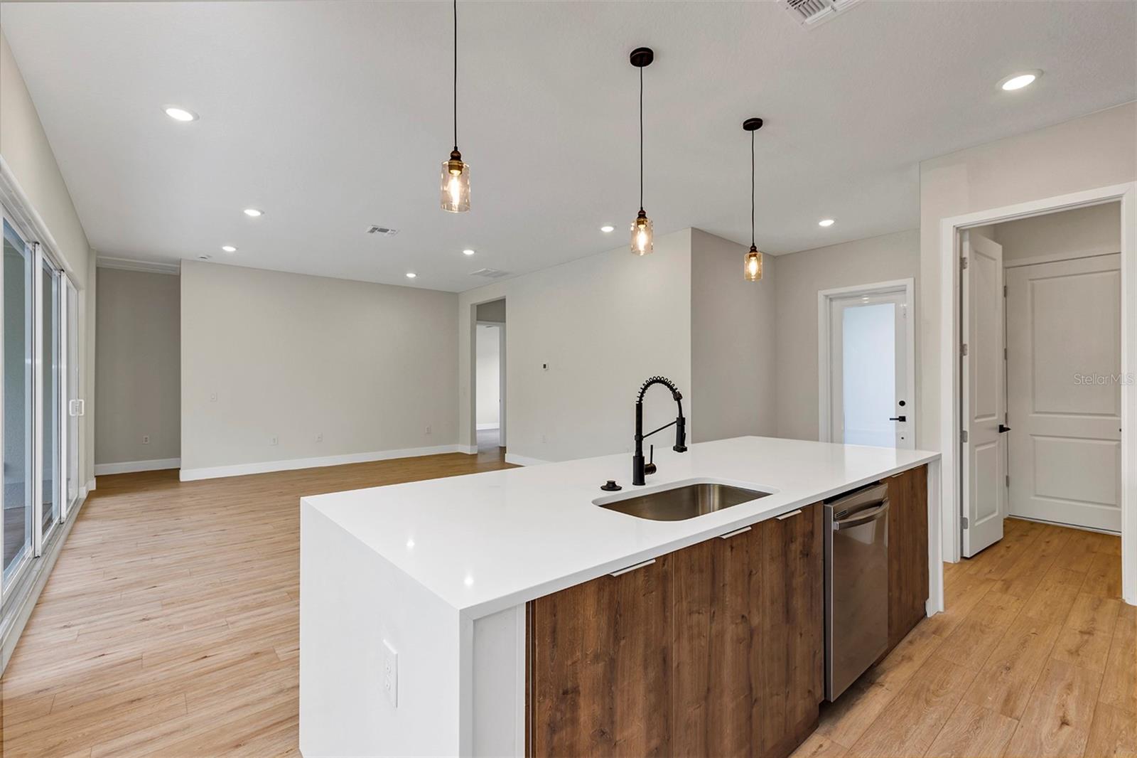 Image 11 of 53 For 18399 Hillsborough Boulevard