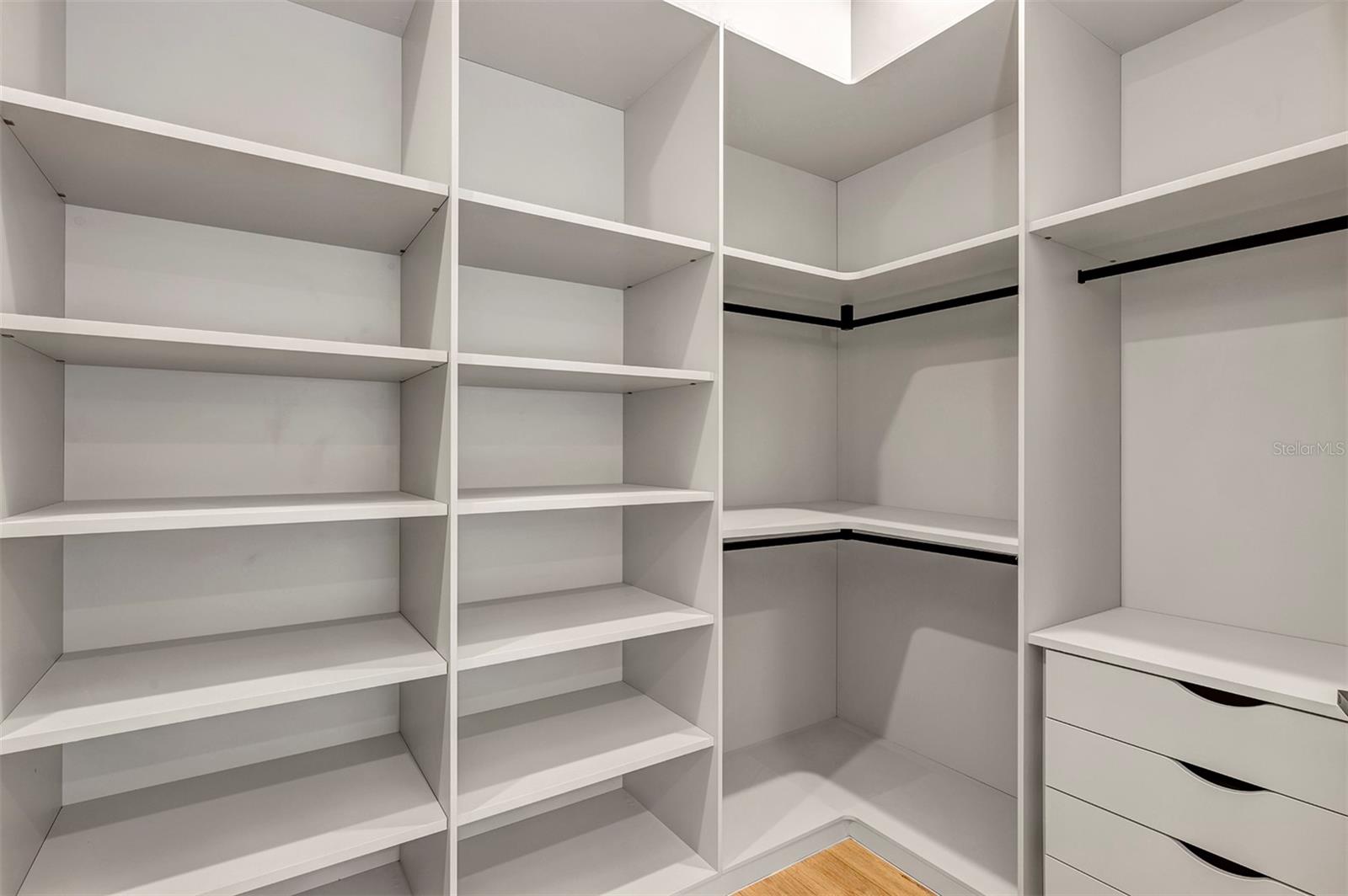 Image 19 of 53 For 18399 Hillsborough Boulevard