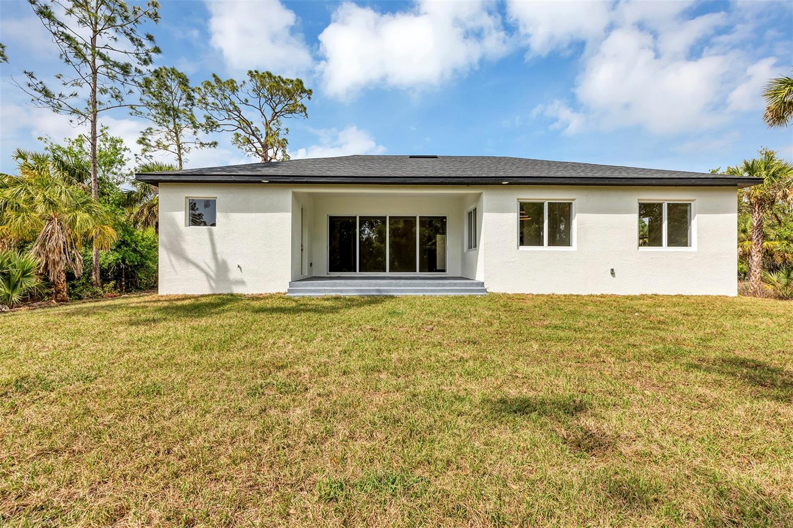 Image 39 of 53 For 18399 Hillsborough Boulevard