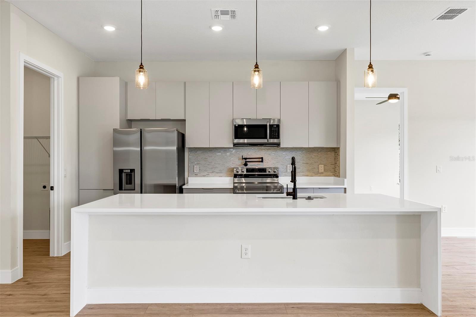 Image 5 of 53 For 18399 Hillsborough Boulevard