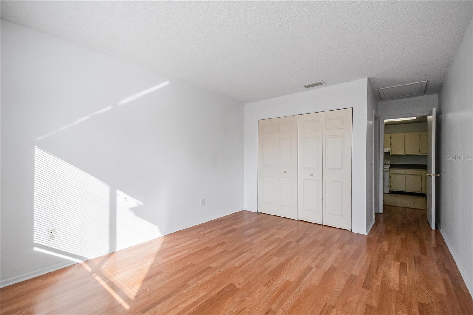 Image 19 of 52 For 646 Kenwick Circle 204