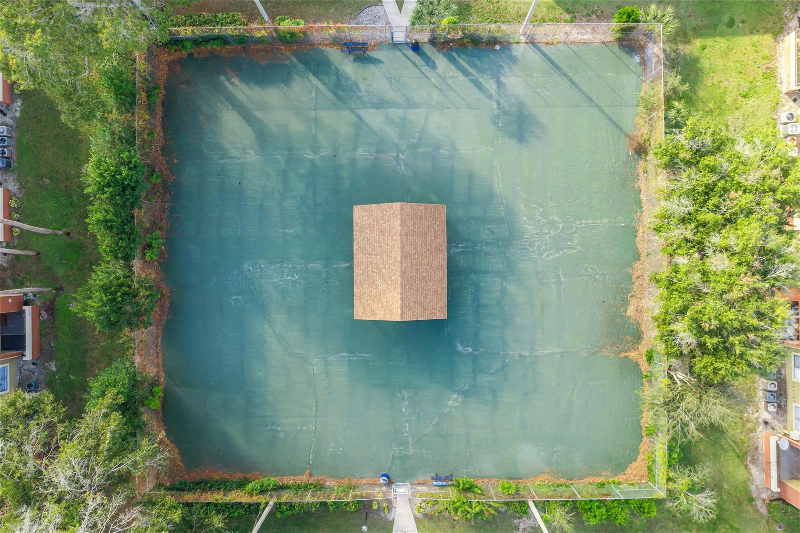 Image 49 of 52 For 646 Kenwick Circle 204