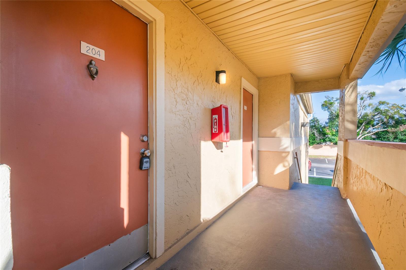 Image 5 of 52 For 646 Kenwick Circle 204