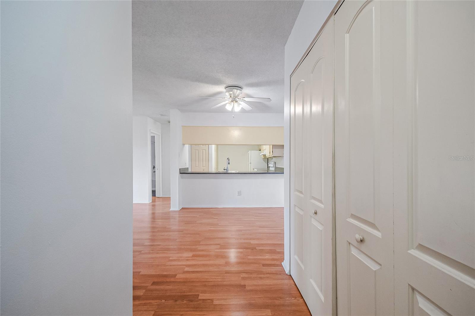 Image 6 of 52 For 646 Kenwick Circle 204