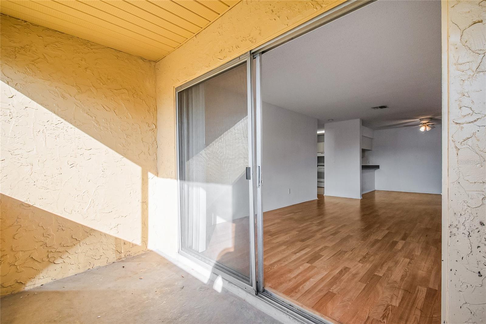 Image 8 of 52 For 646 Kenwick Circle 204