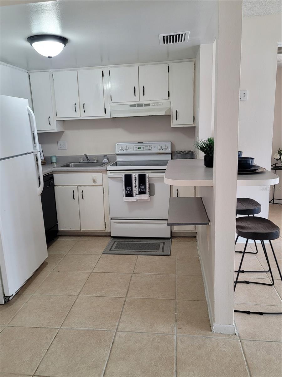 Image 2 of 13 For 572 Orange Drive 65