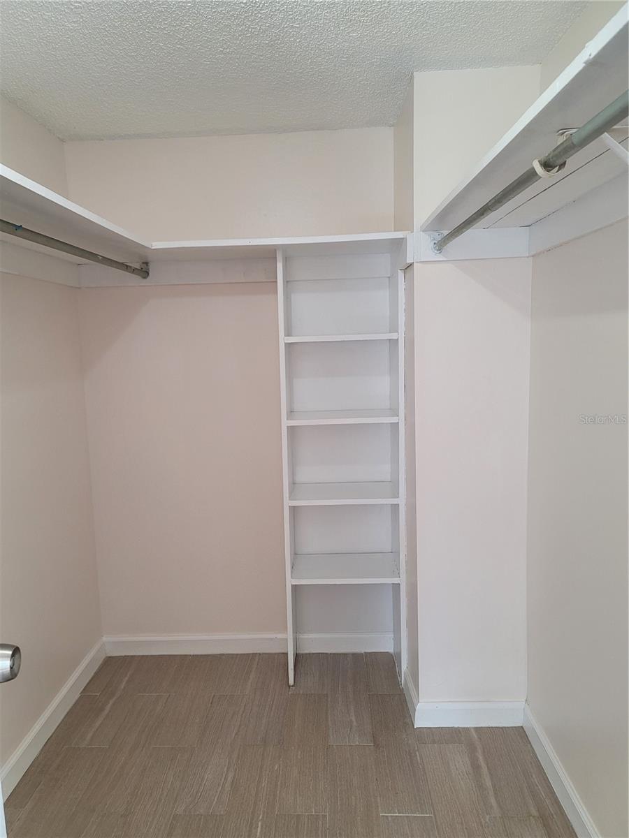 Image 5 of 13 For 572 Orange Drive 65