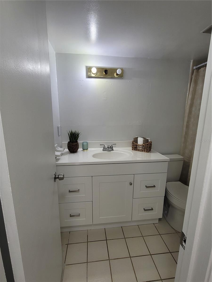 Image 8 of 13 For 572 Orange Drive 65