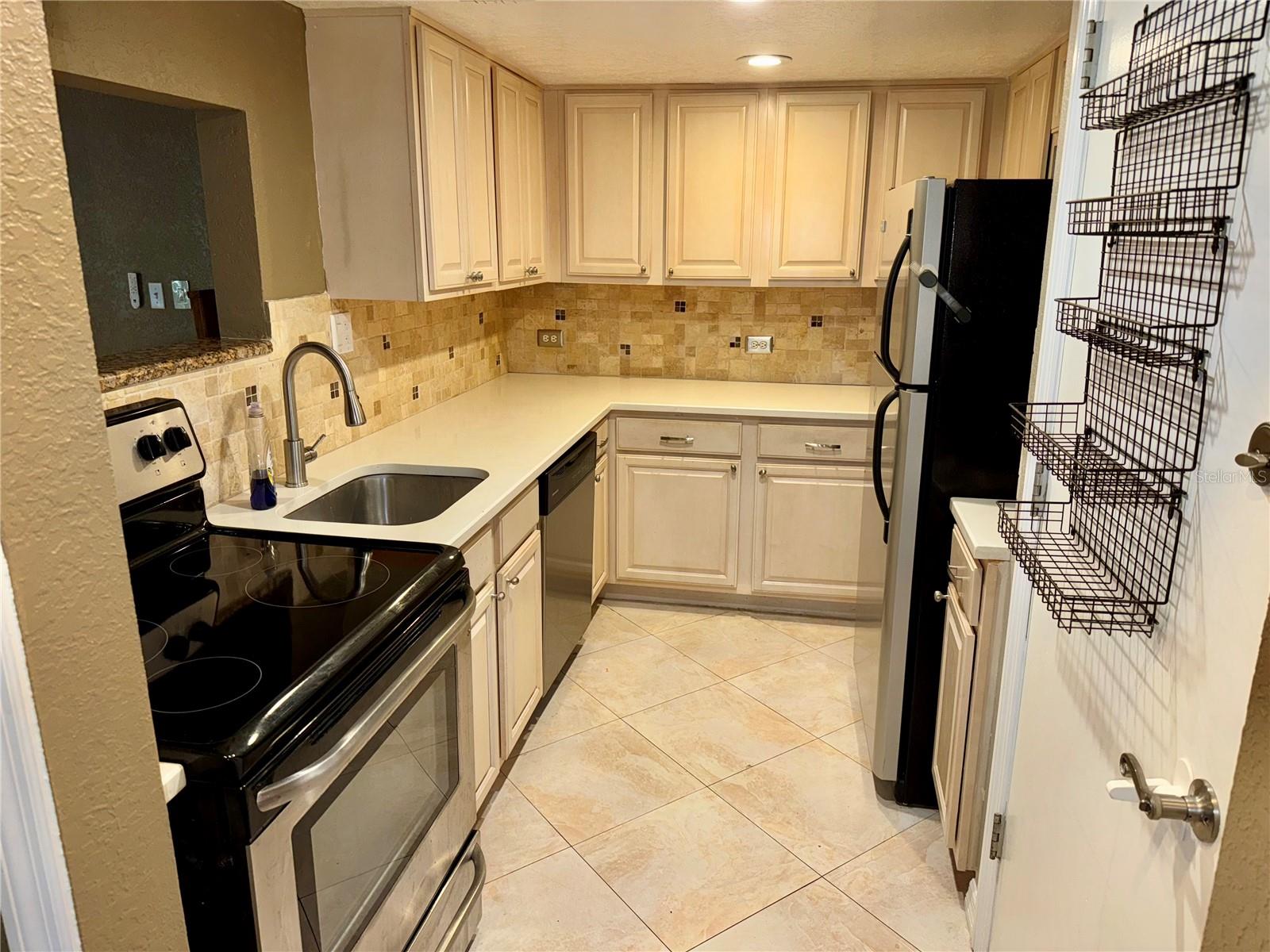 Image 2 of 21 For 200 Maitland Avenue 88