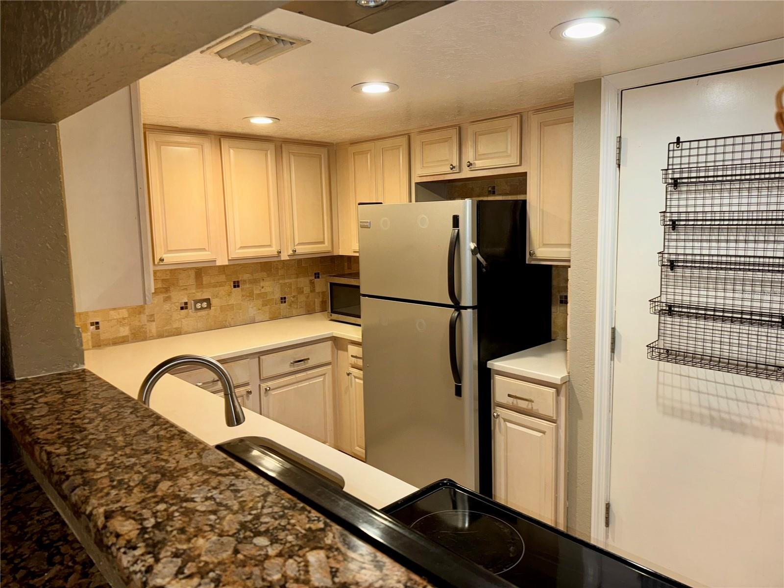 Image 3 of 21 For 200 Maitland Avenue 88