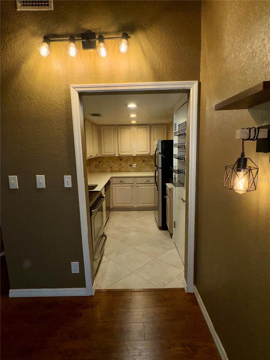 Image 4 of 21 For 200 Maitland Avenue 88