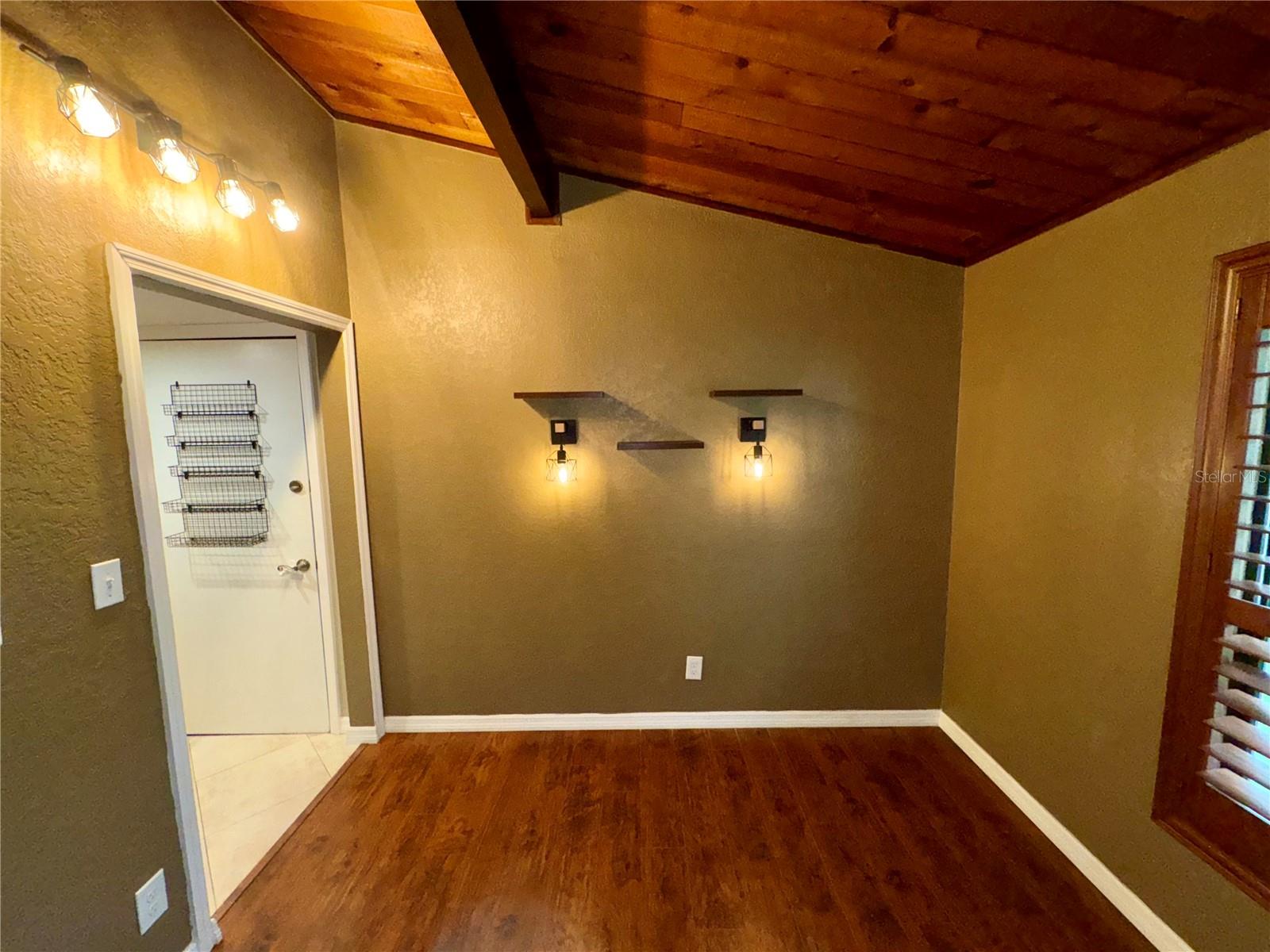 Image 8 of 21 For 200 Maitland Avenue 88