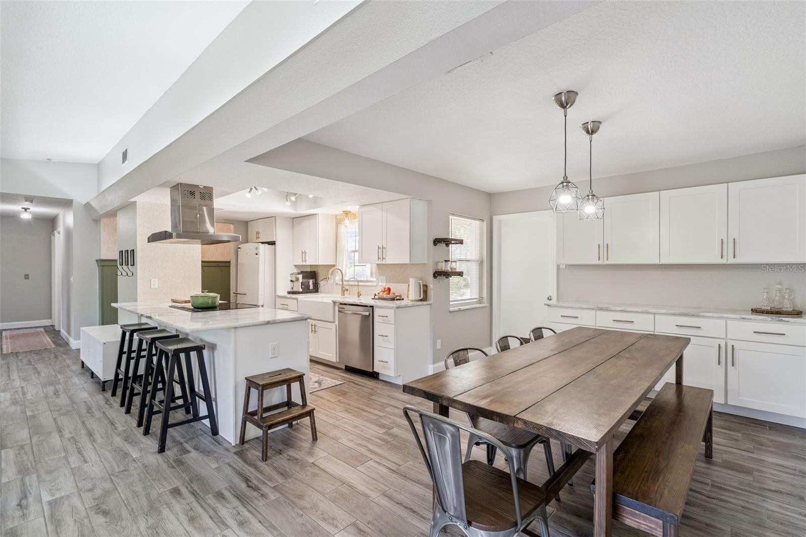 Image 13 of 34 For 857 Benchwood Drive