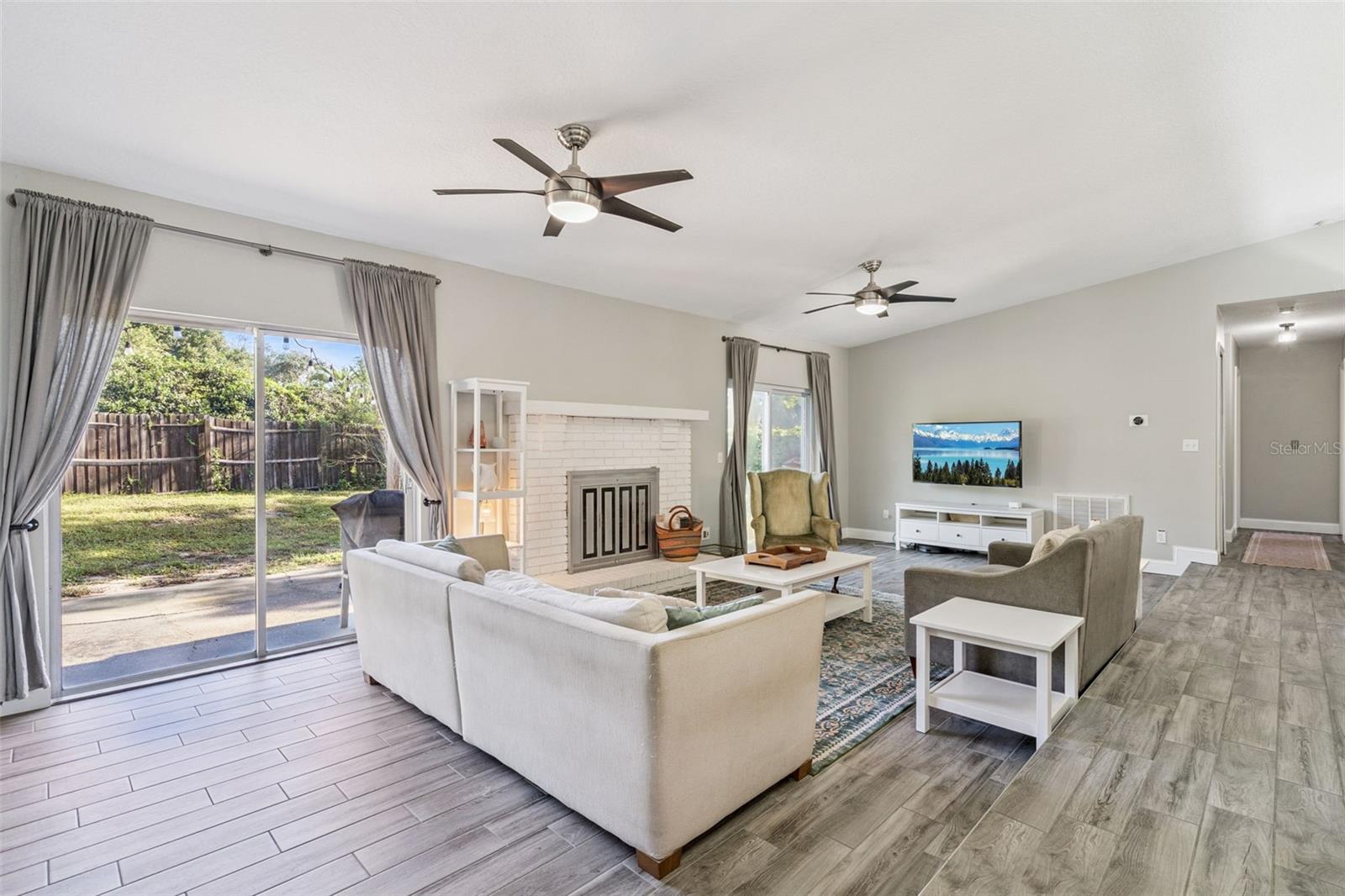 Image 14 of 34 For 857 Benchwood Drive