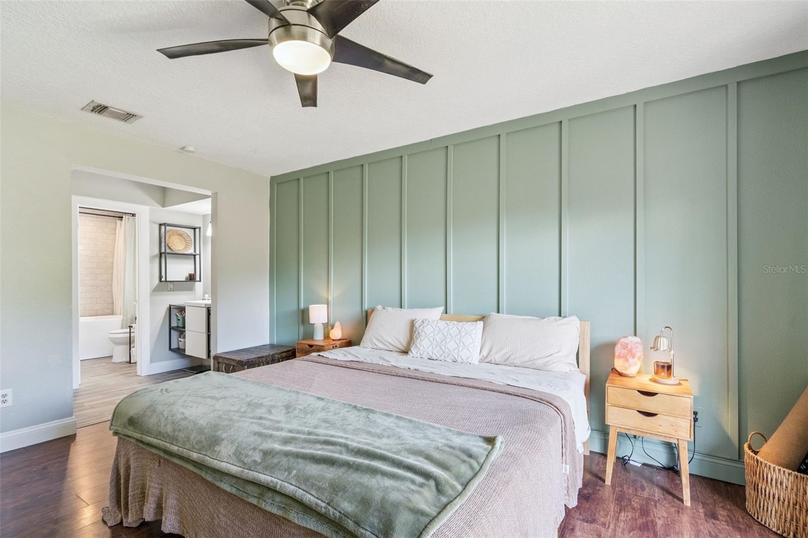 Image 16 of 34 For 857 Benchwood Drive