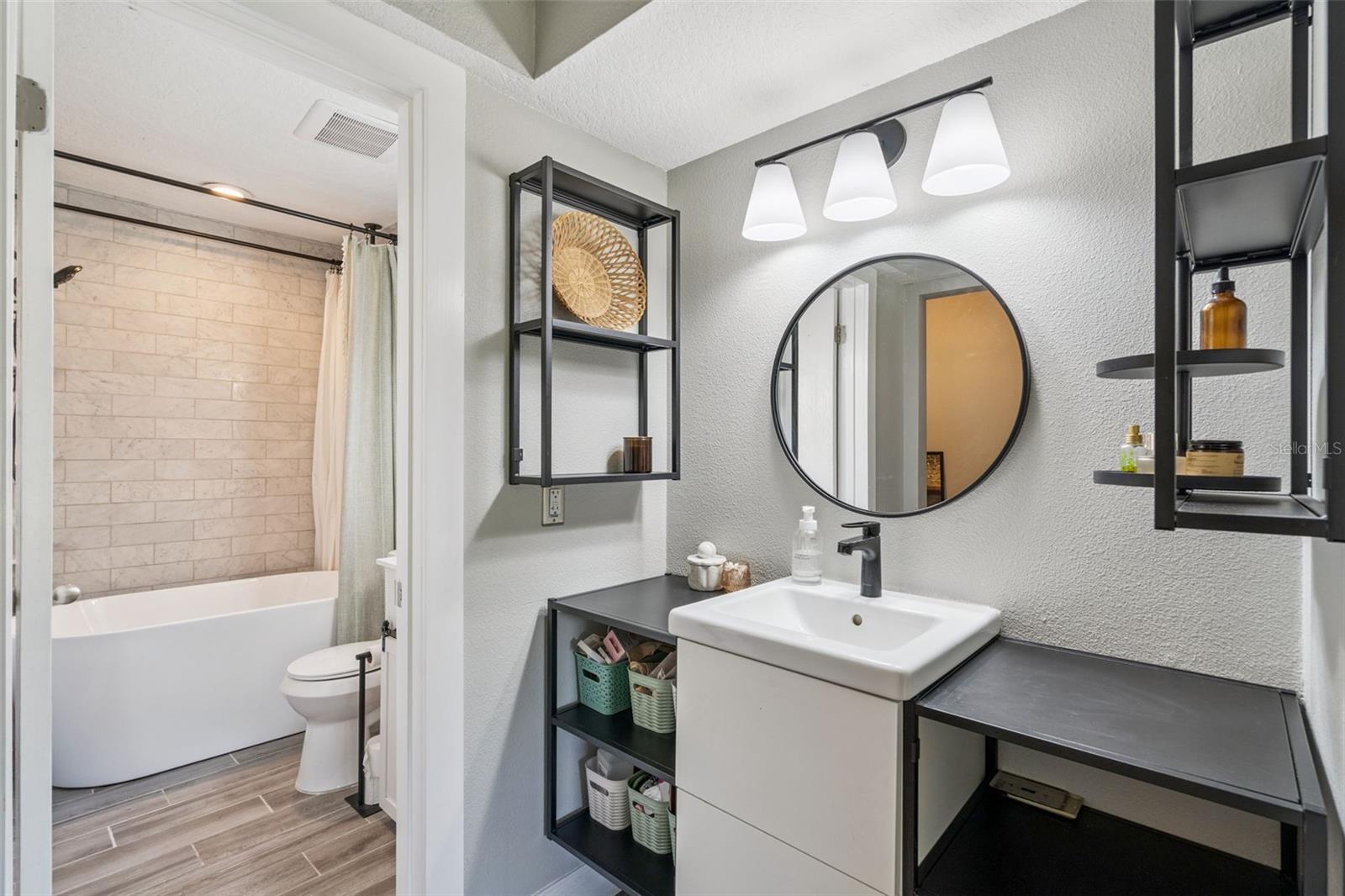 Image 17 of 34 For 857 Benchwood Drive