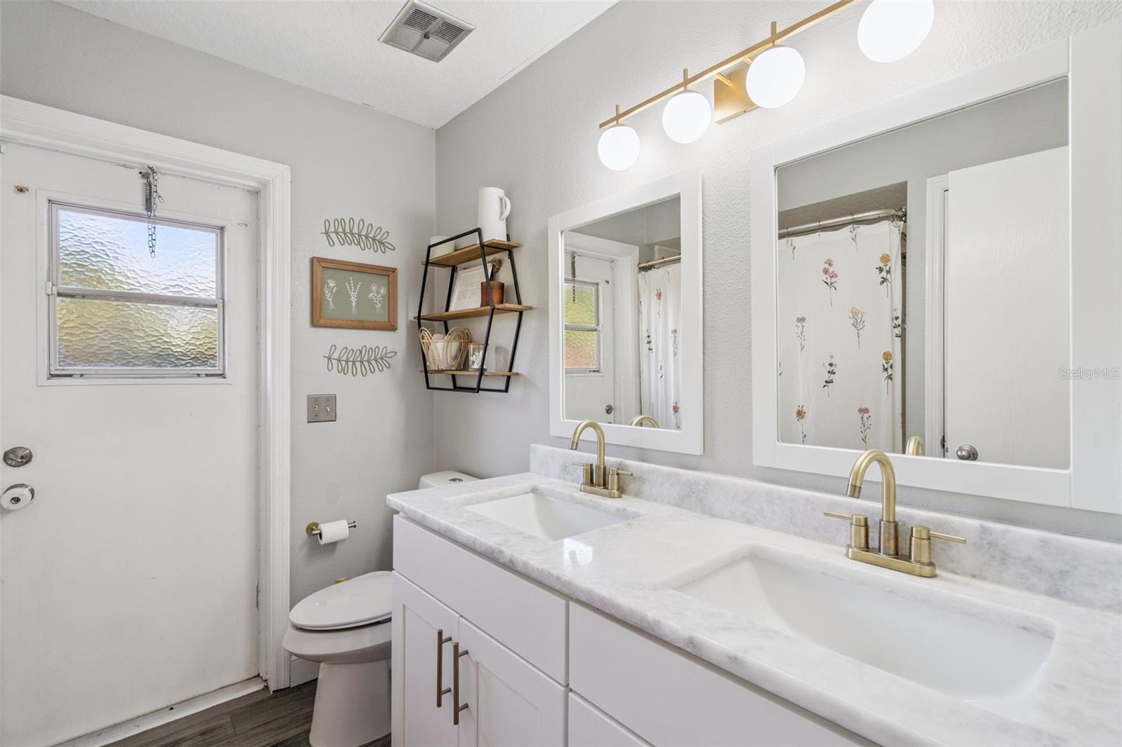 Image 22 of 34 For 857 Benchwood Drive