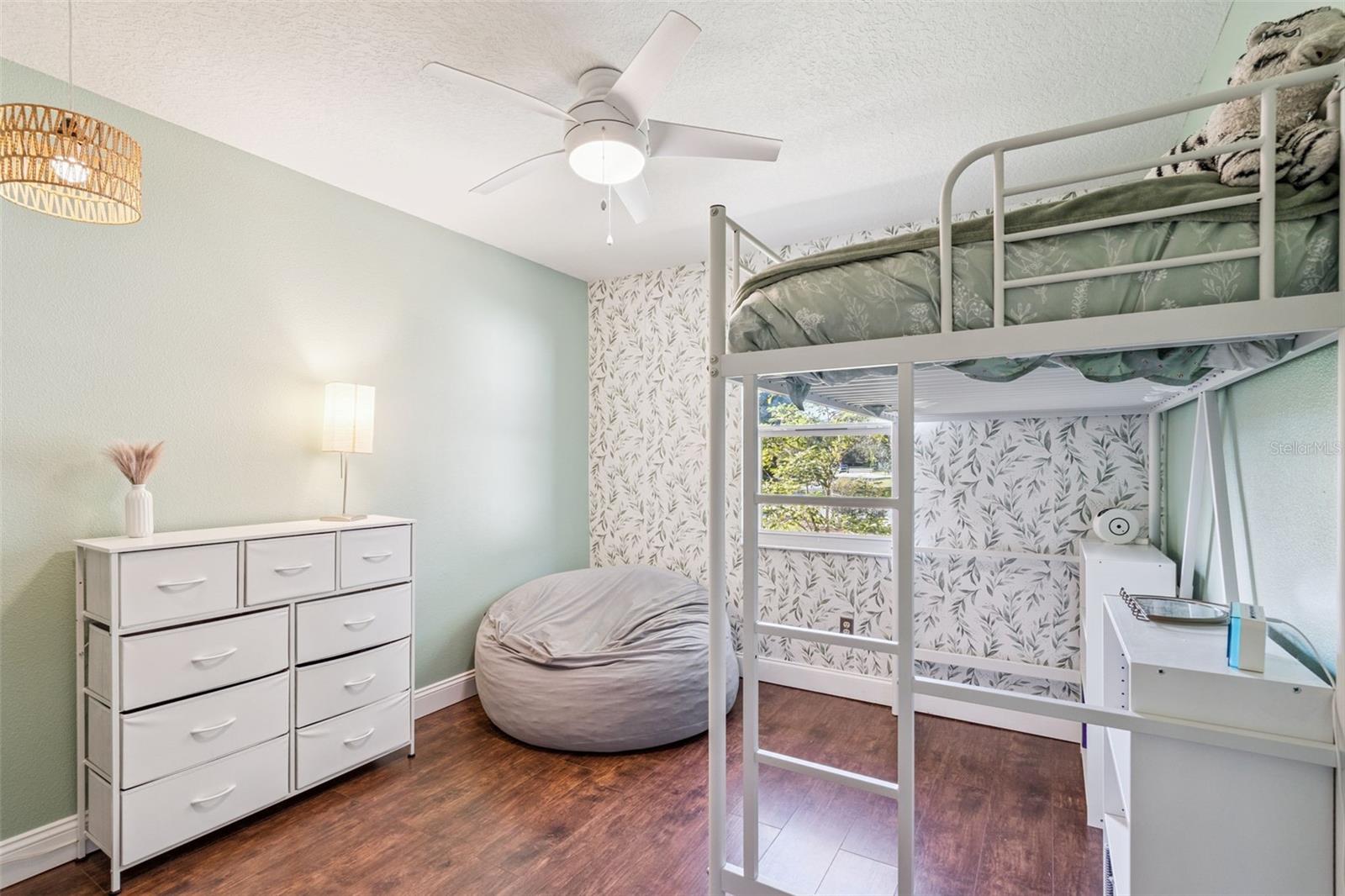 Image 23 of 34 For 857 Benchwood Drive