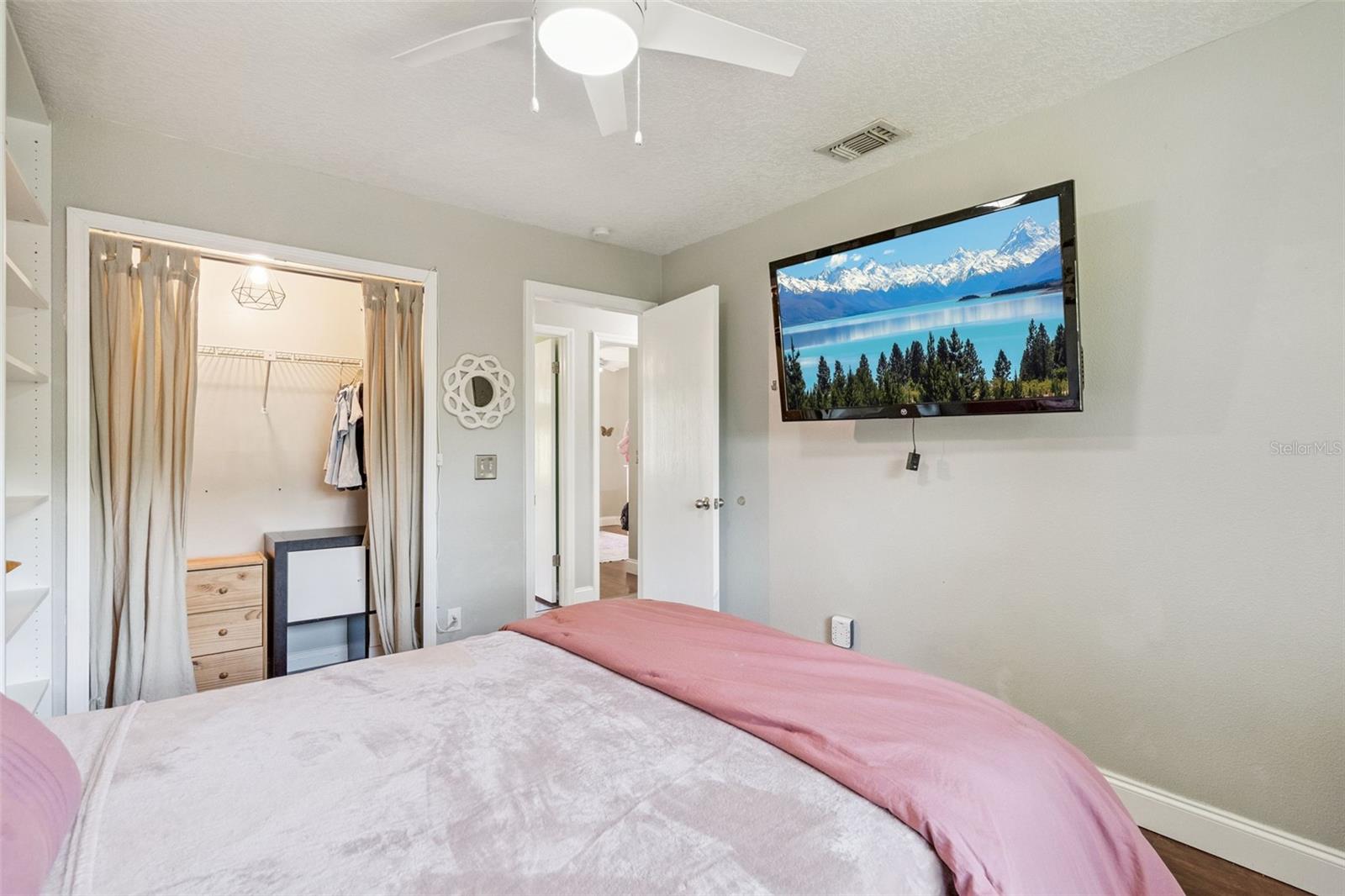 Image 26 of 34 For 857 Benchwood Drive