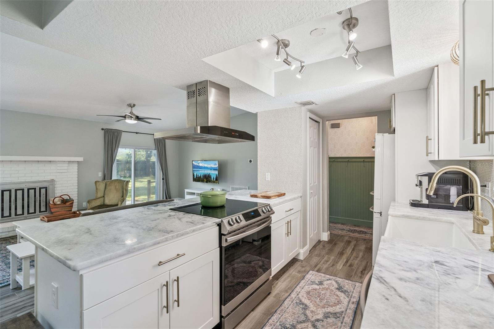 Image 9 of 34 For 857 Benchwood Drive