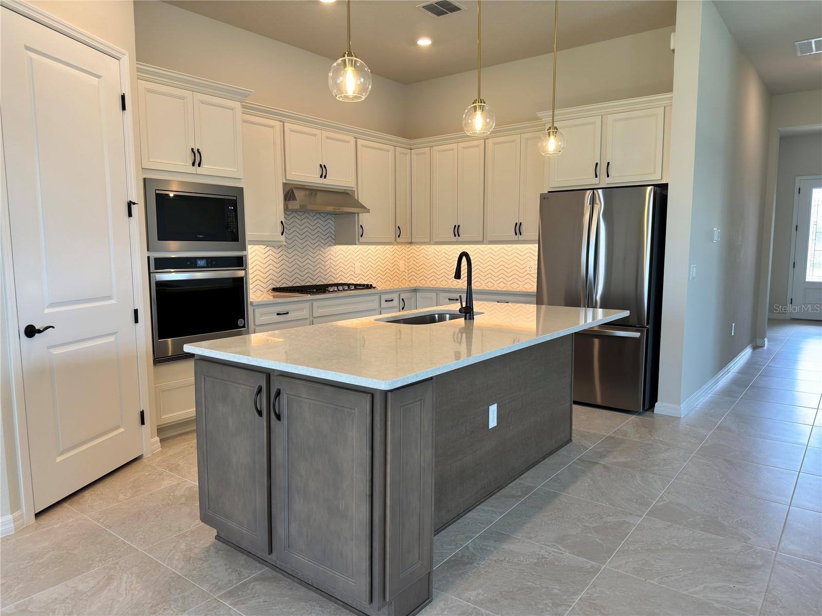 Image 6 of 16 For 10366 Parkview Reserve Lane